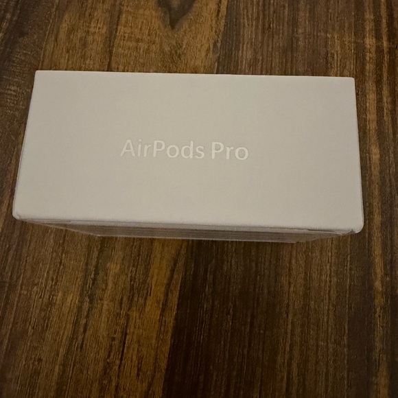 Airpod Pro Generation 3 ANC USB C - Picture 5 of 5